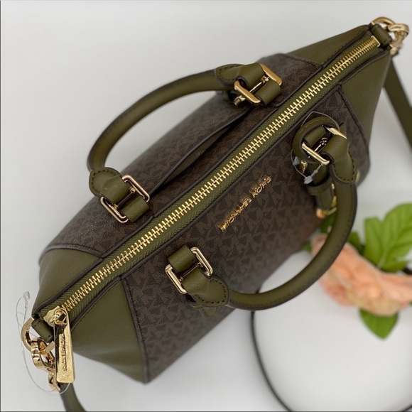 MICHAEL KORS CIARA MD MESSENGER DUFFLE Multi - Picture 10 of 16